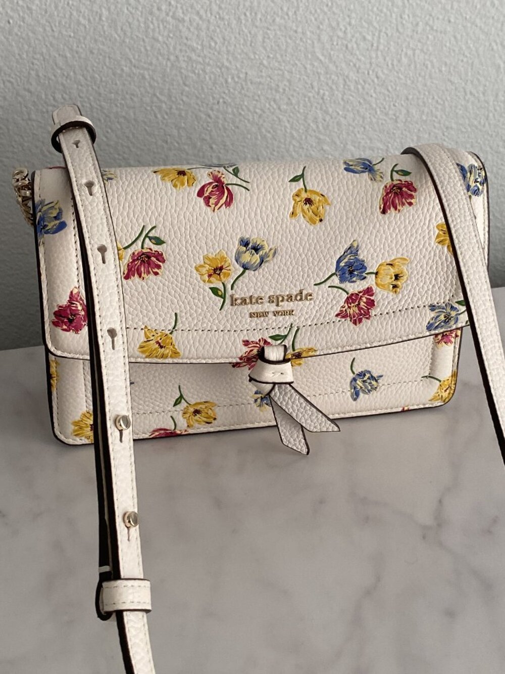KATE SPADE Knott Tulip Toss Floral Flap Crossbody with Matching Cardholder - Picture 2 of 8